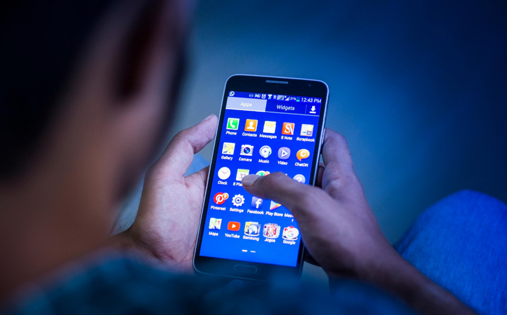 How to Avoid Points for Using Mobile Phone? FONES52